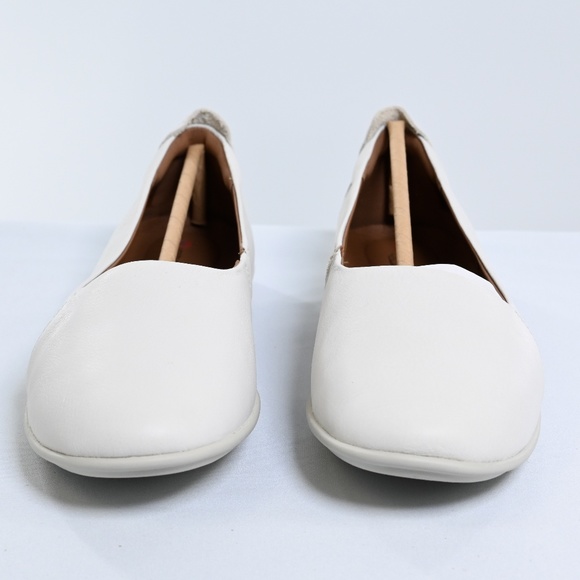 Clarks Leather Loafers NWT - Picture 2 of 5